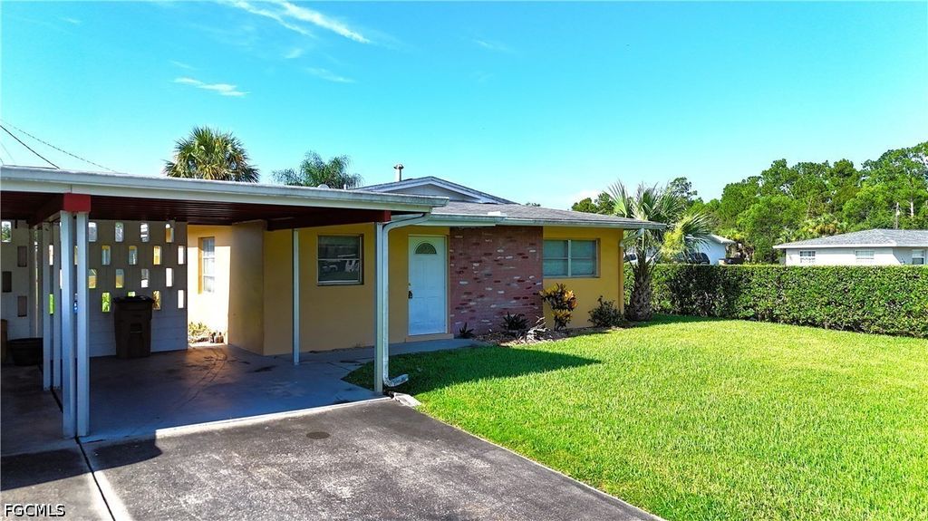 2214 E 6th St, Lehigh Acres