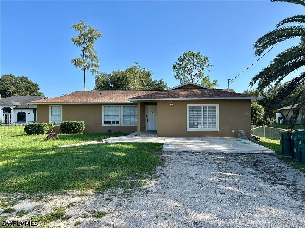 2430 Golden Gate Blvd E, Naples