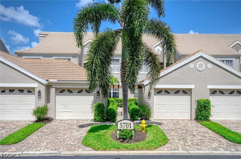 5701 Heron Ln 705, NAPLES