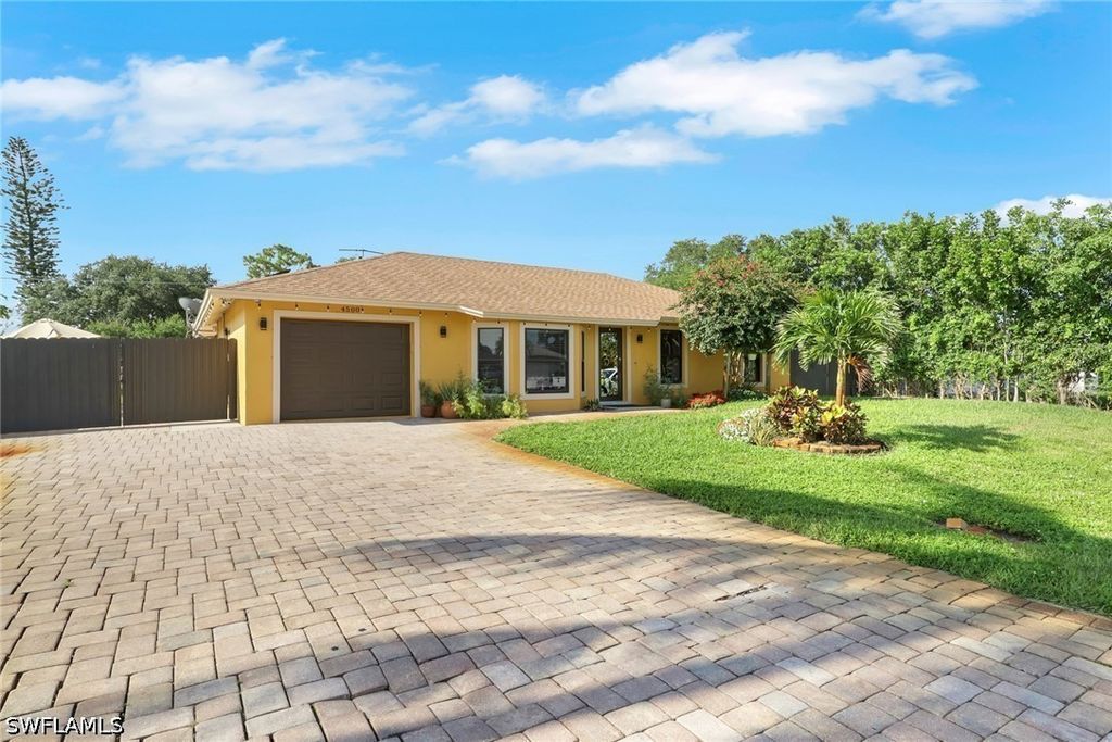 4500 28th Ave Sw, Naples