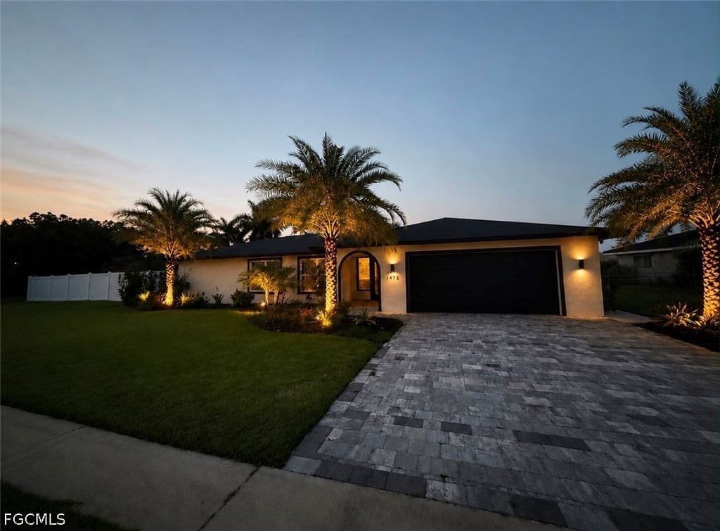 1475 N Larkwood Sq, Fort Myers