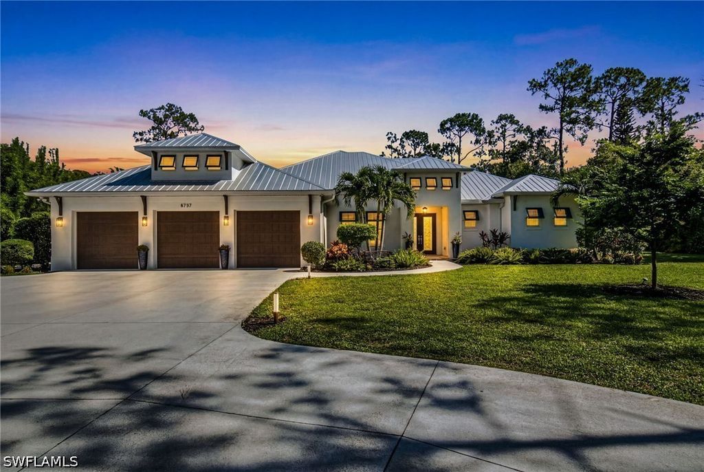 5737 Hidden Oaks Ln, Naples