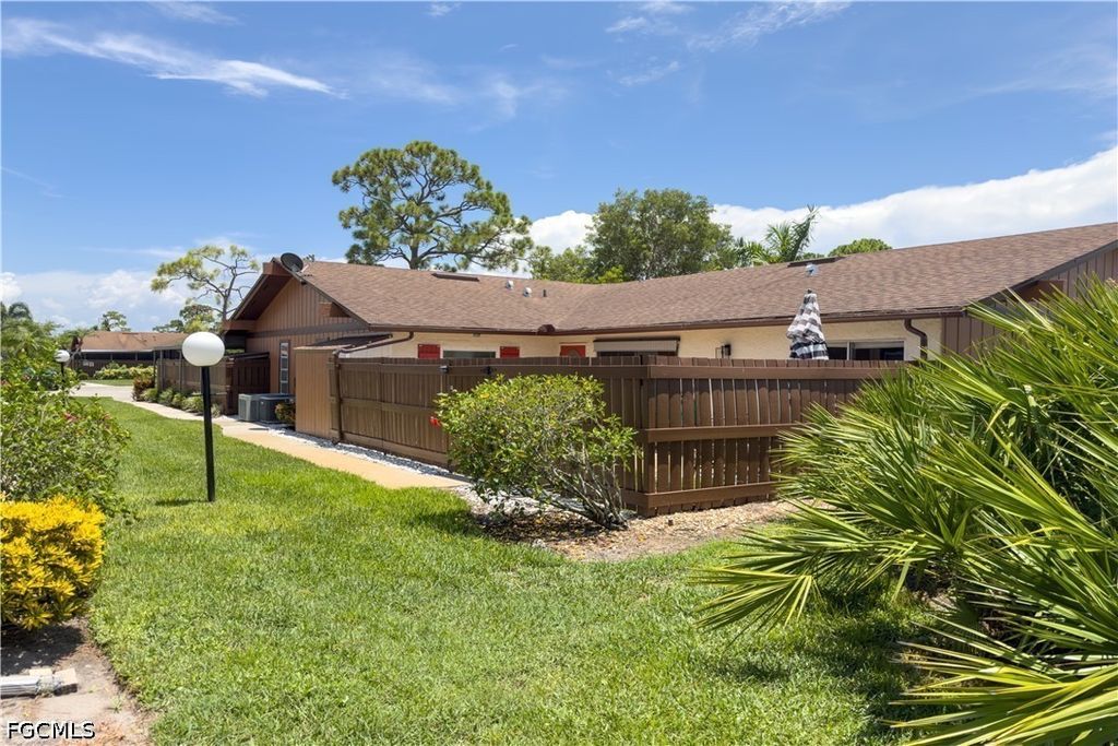 5638 Foxlake Dr, NORTH FORT MYERS