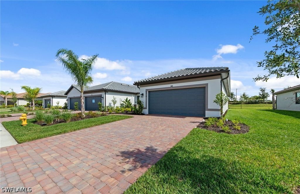 6419 Memorial Ln, Ave Maria