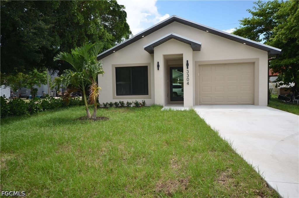 3304 Armstrong Ct Ne, Fort Myers