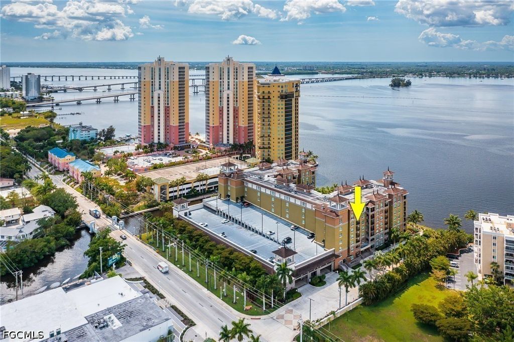 2825 Palm Beach Blvd 618, FORT MYERS