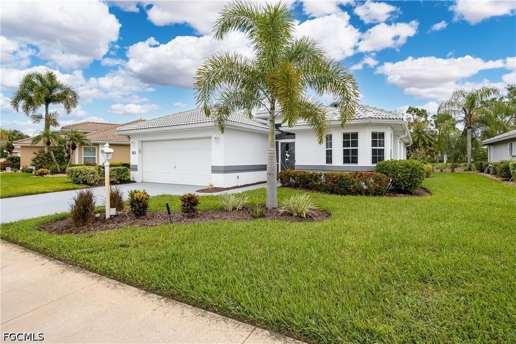 2021 Embarcadero Way, North Fort Myers