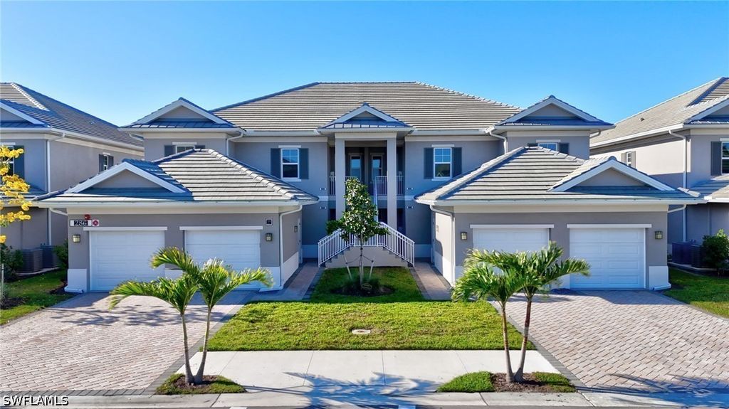 286 Indies Dr E 101, Naples
