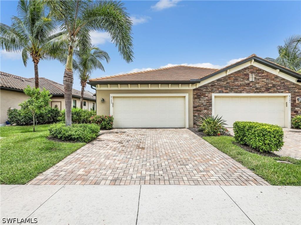 9157 Glenforest Dr, Naples