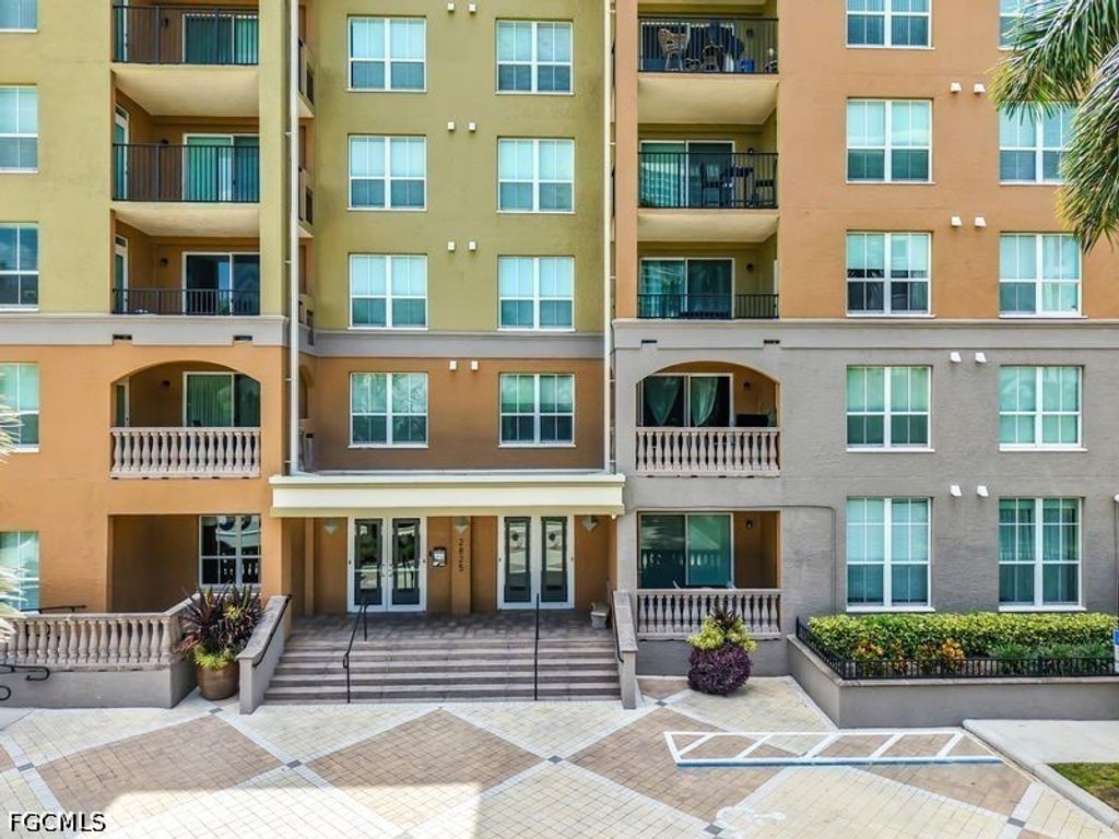 2825 Palm Beach Blvd 216, Fort Myers