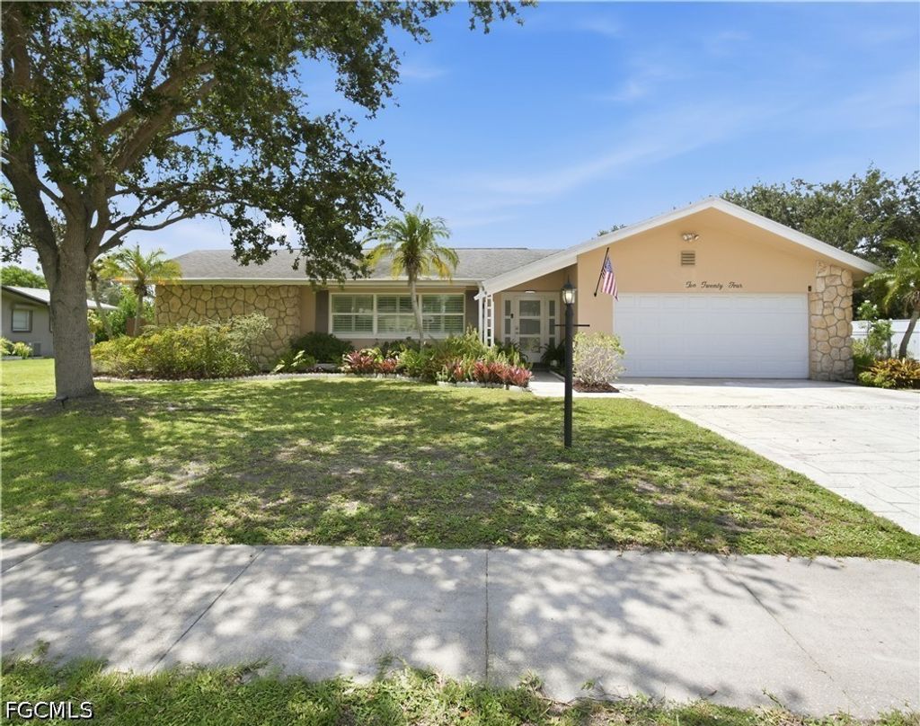 1024 El Mar Ave, Fort Myers