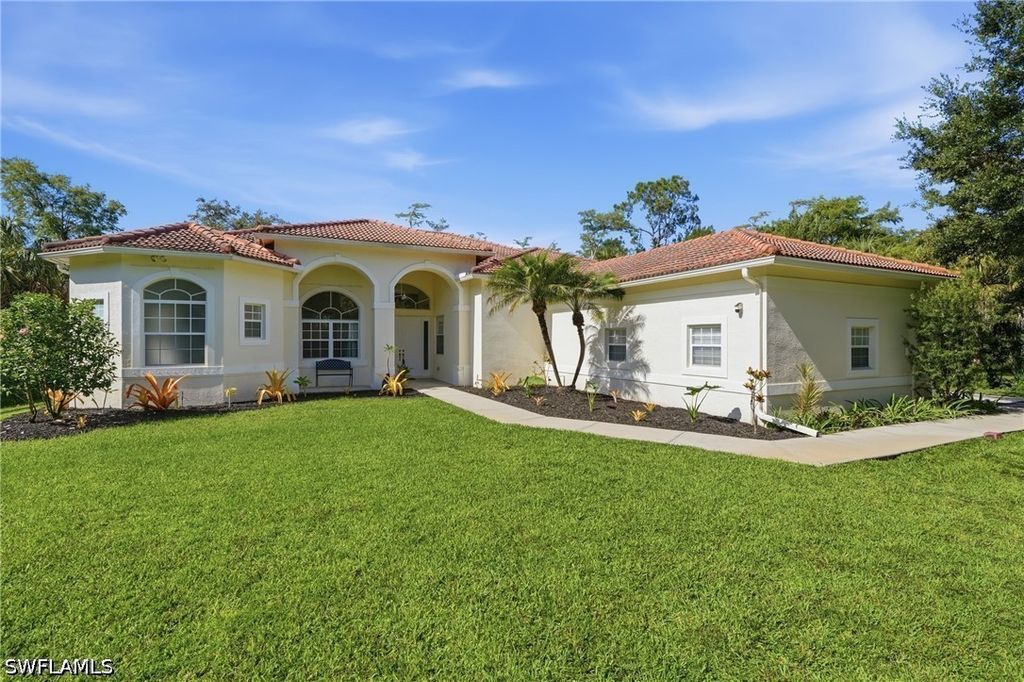 390 12th Ave Nw, NAPLES