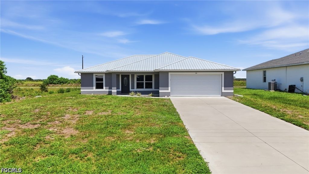 146 Plantation Dr, LABELLE