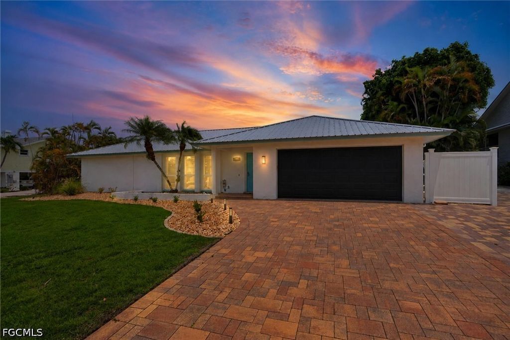 1477 Albatross Rd, SANIBEL