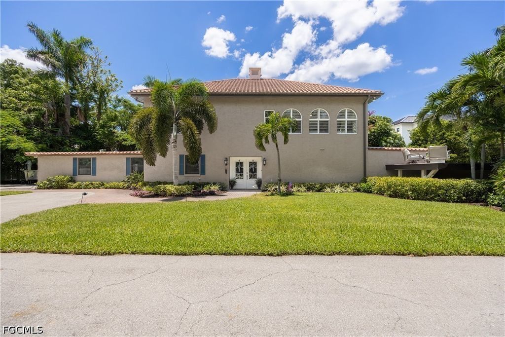 2430 Mcgregor Blvd, FORT MYERS