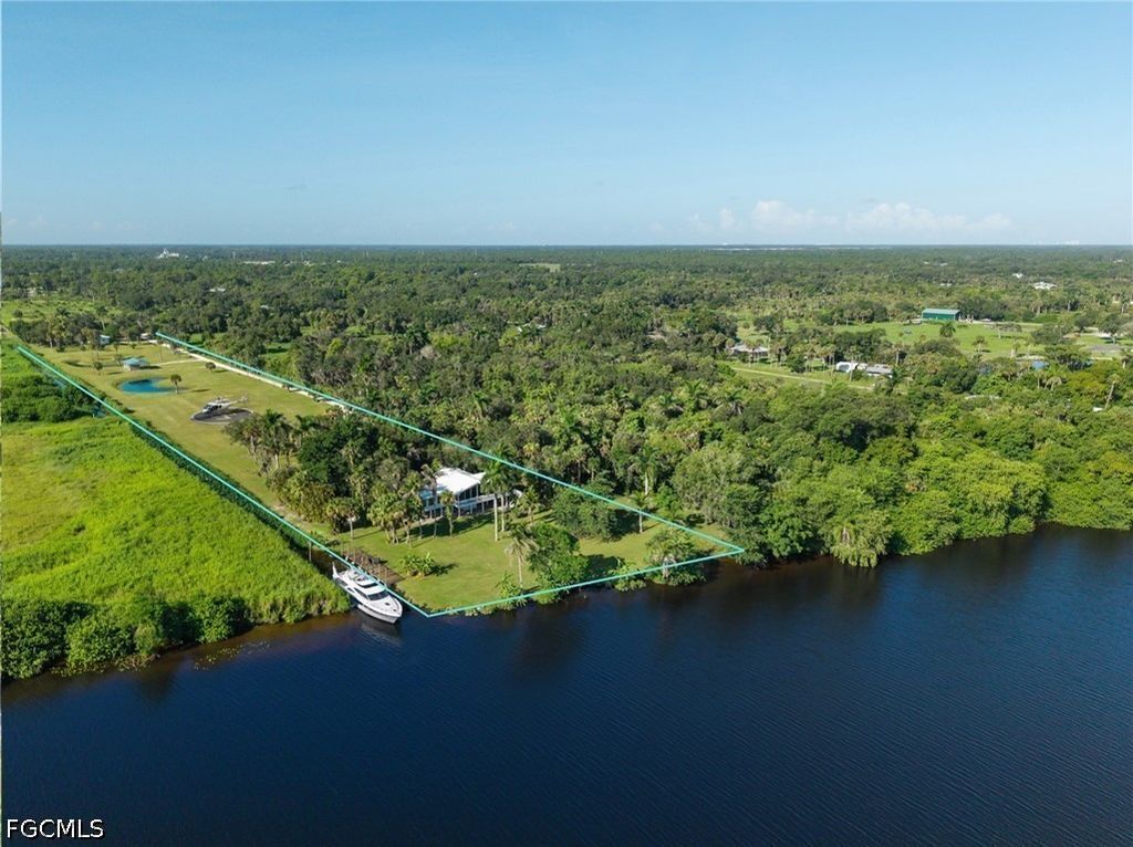 19481/483 S River Rd, Alva