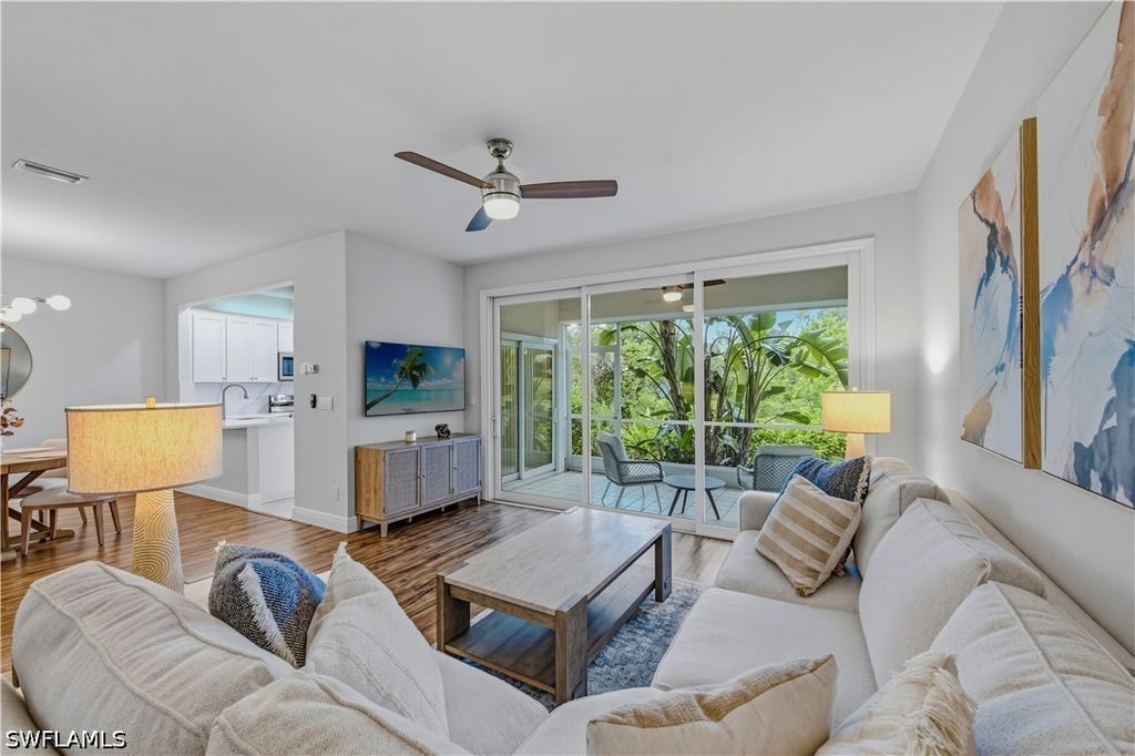 347 Emerald Bay Cir S3, Naples