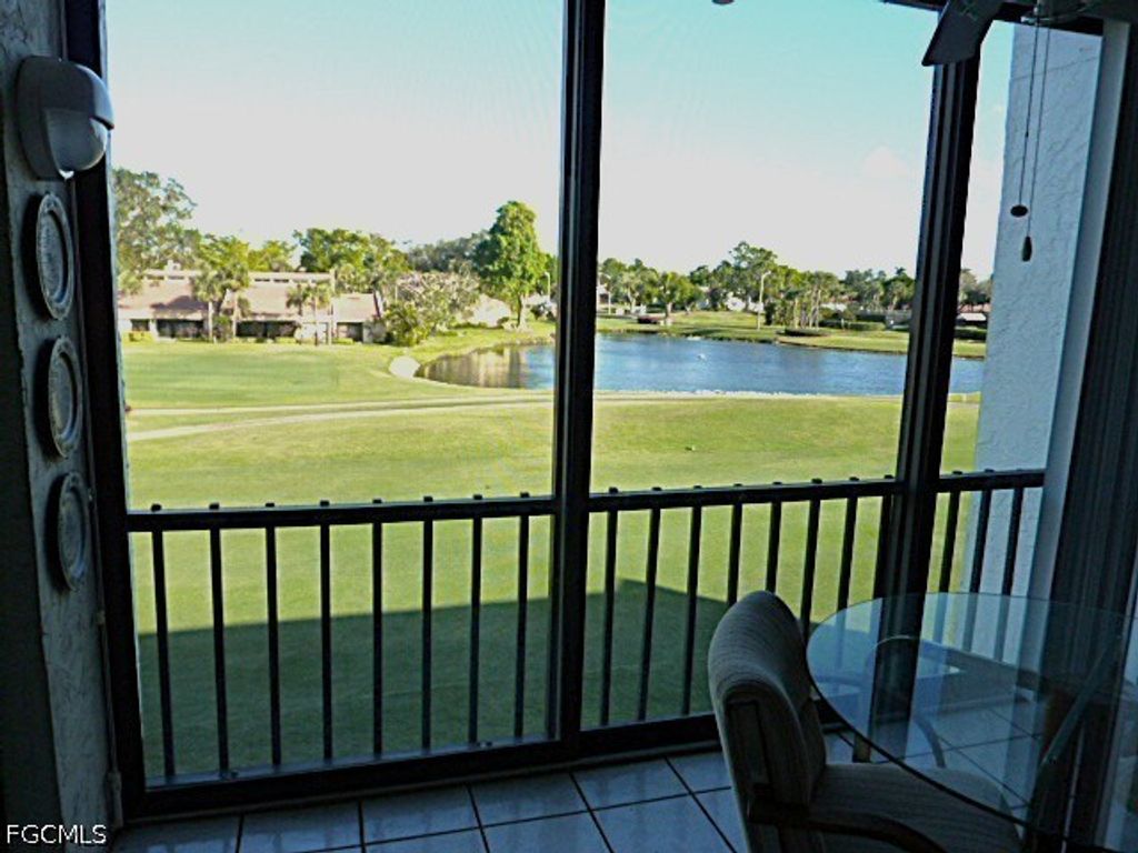 4586 Trawler Ct 304, Fort Myers