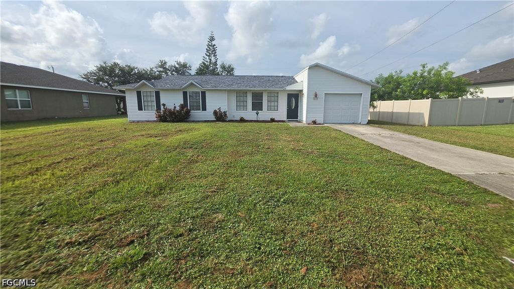 419 Se 15th St, CAPE CORAL