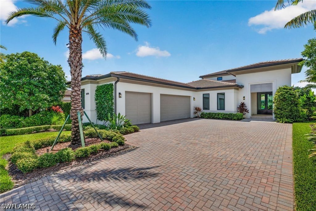 16696 Lucarno Way, Naples