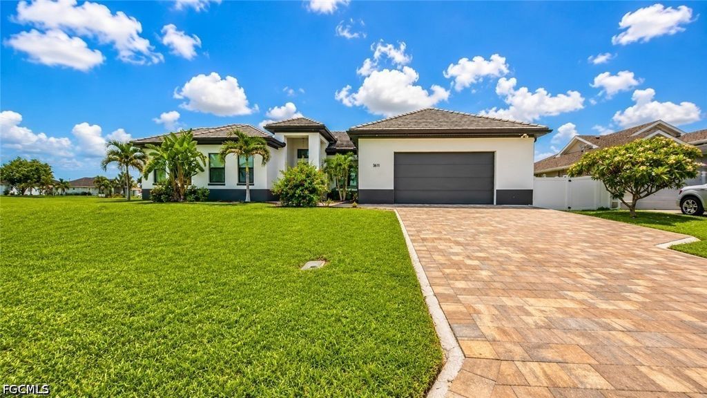 3611 Gulfstream Pkwy, Cape Coral