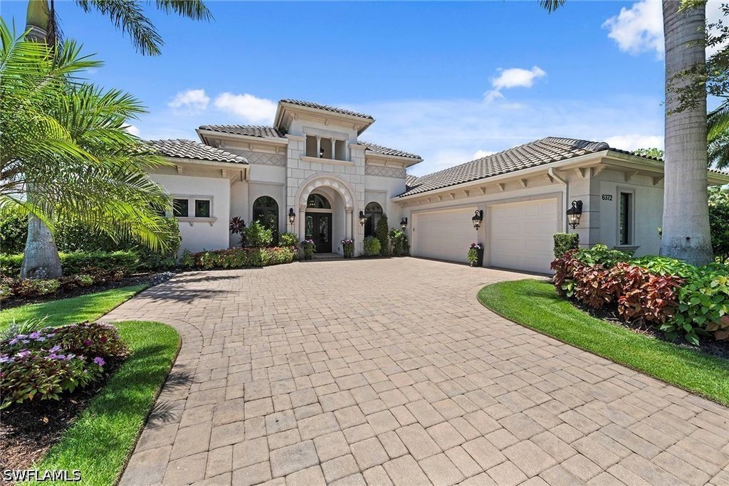 6372 Burnham Rd, Naples