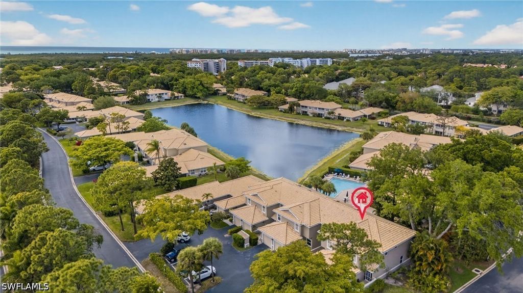 290 Emerald Bay Cir L7, Naples