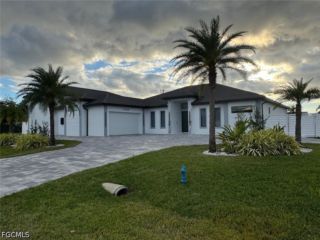 2044 Ne 5th St, Cape Coral