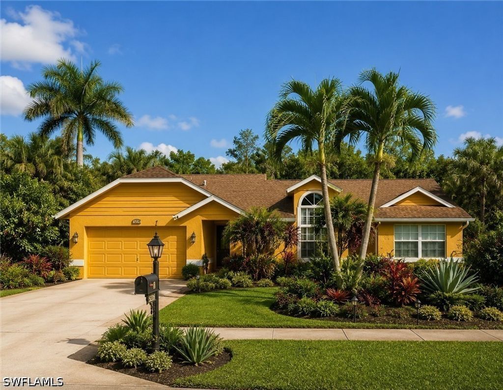 764 Saint Andrews Blvd, Naples