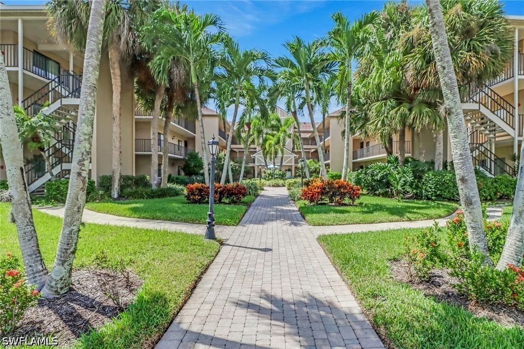 5250 Fox Hollow Dr 508, Naples
