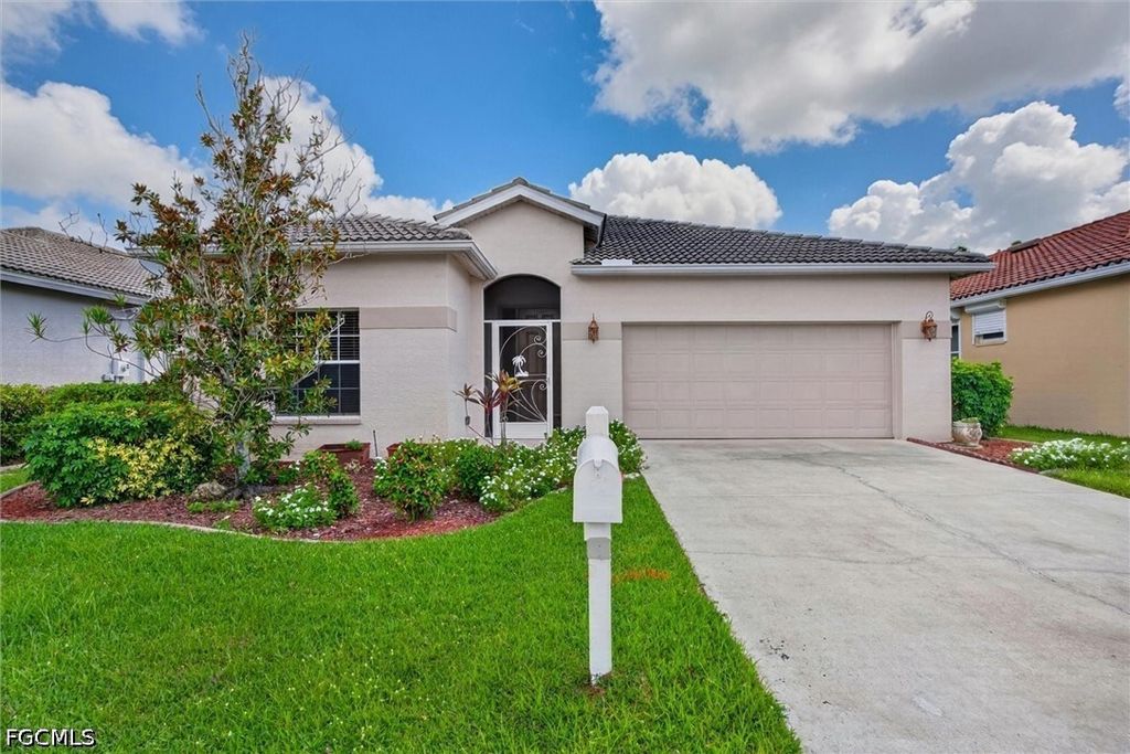 11237 Lakeland Cir, FORT MYERS