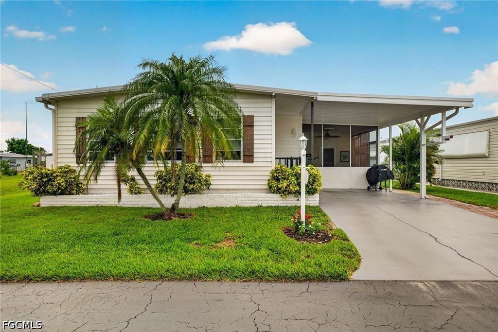 820 Peaceful Dr, North Fort Myers