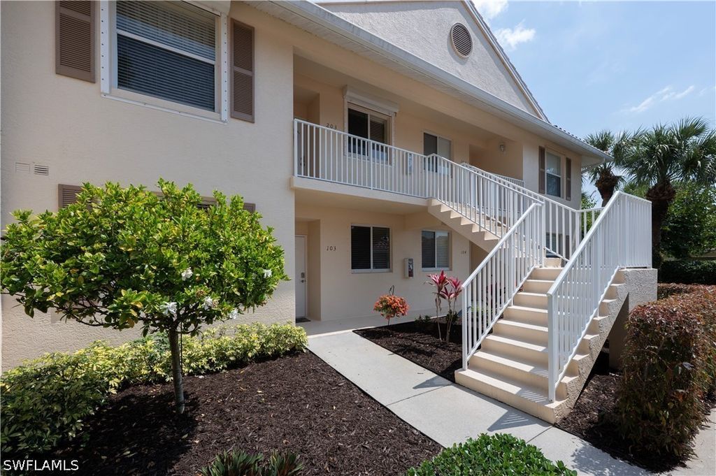 431 Valerie Way 103, Naples