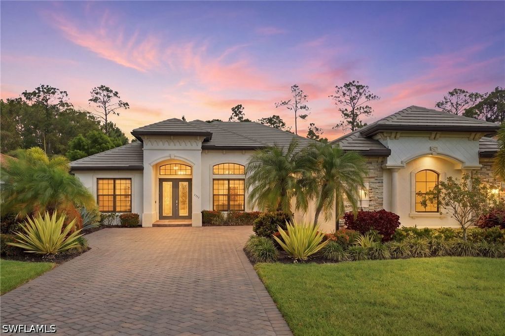 2327 Somerset Pl, Naples
