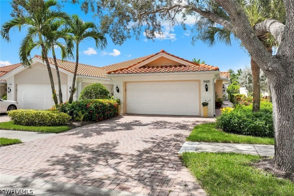 5425 Guadeloupe Way, Naples