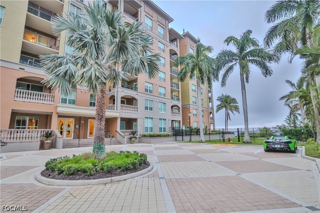 2825 Palm Beach Blvd 116, FORT MYERS