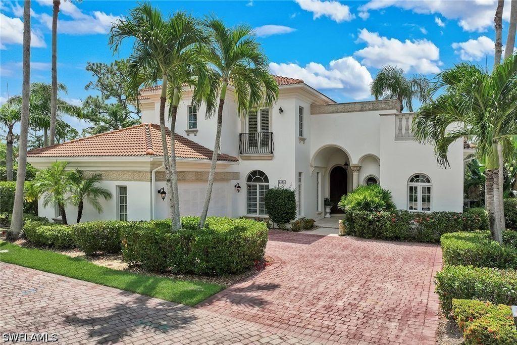 4650 Via Roma, Estero