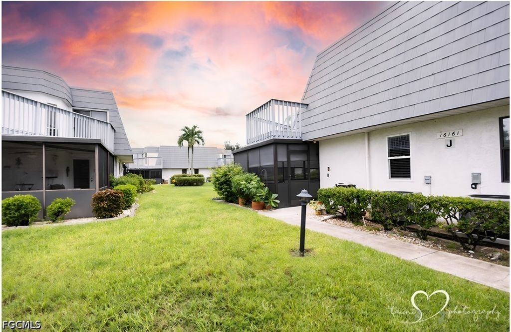 16161 Amberwood Lake Ct Unit J-3, FORT MYERS