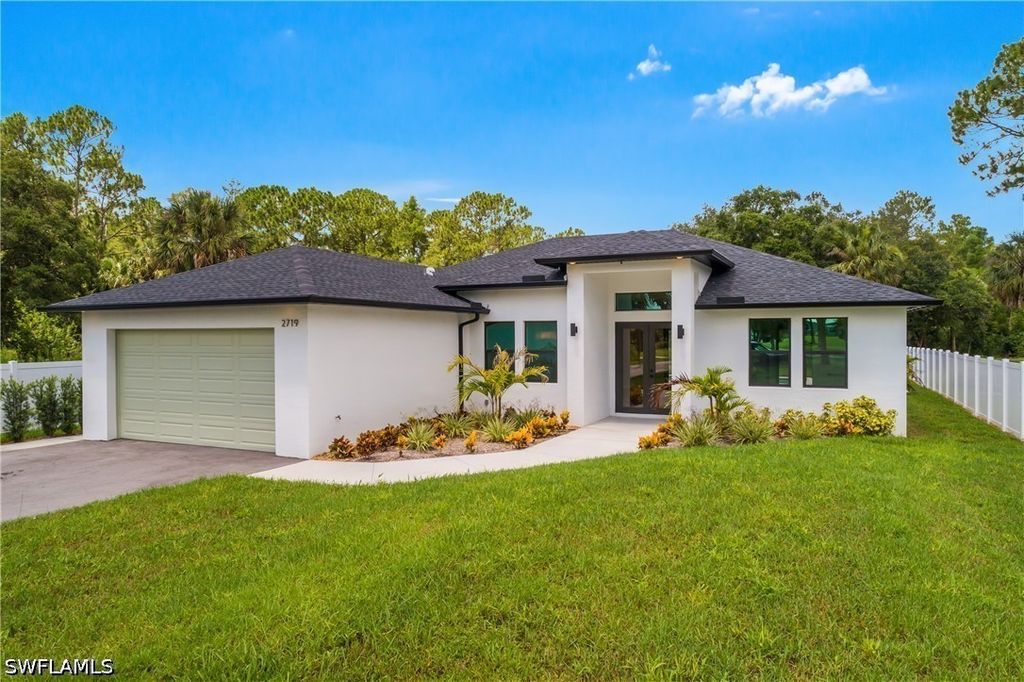 2719 2nd St Nw, Naples