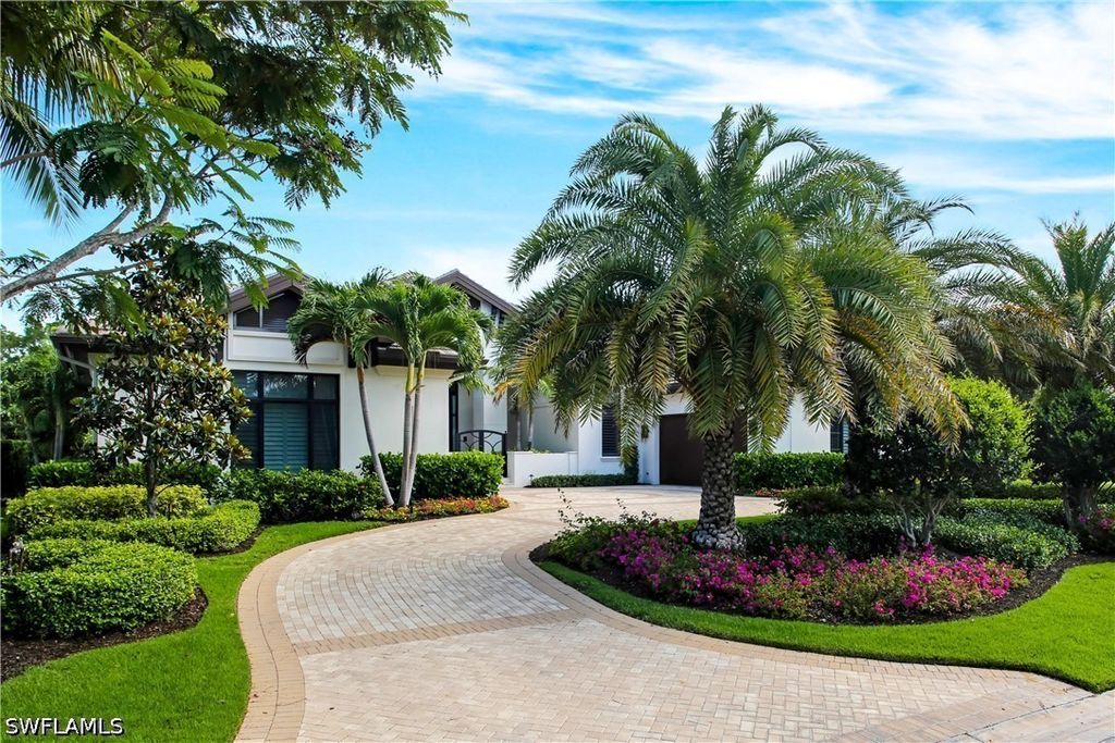 595 Regatta Rd, Naples
