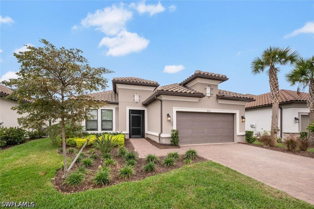 8416 Rosa Ct, Naples
