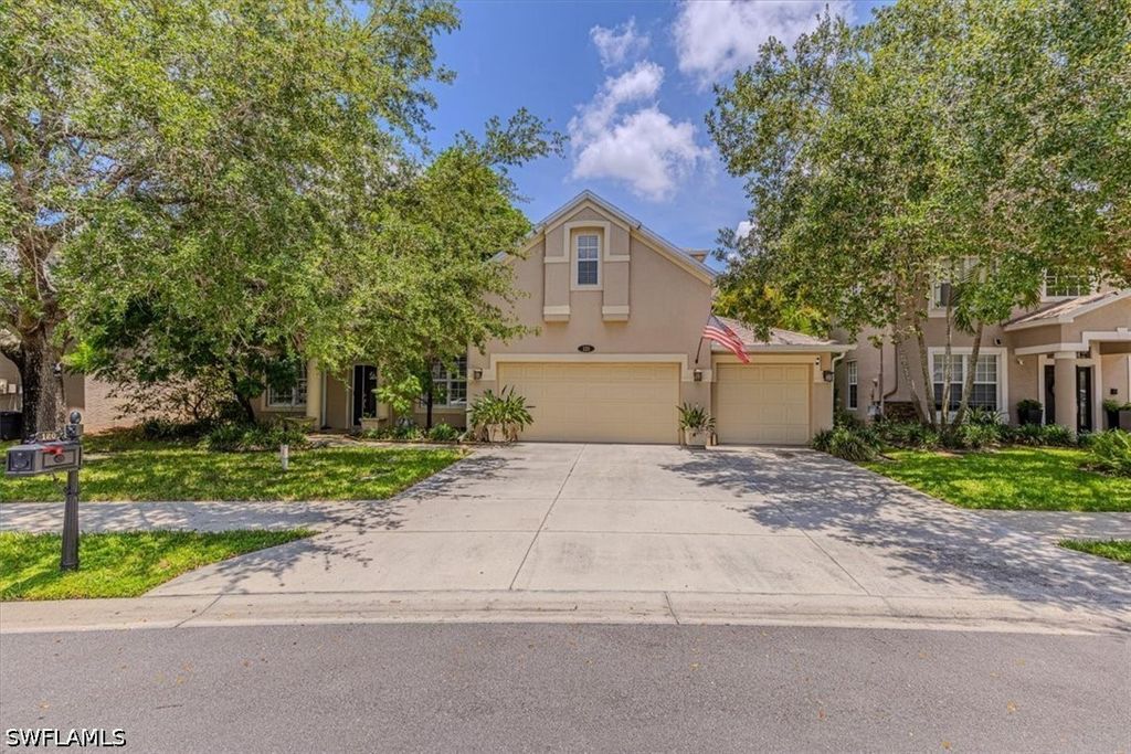 120 Burnt Pine Dr, Naples