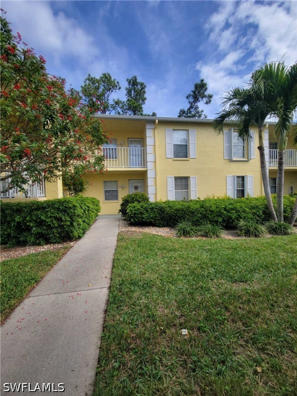 2618 Kings Lake Blvd 2-202, NAPLES