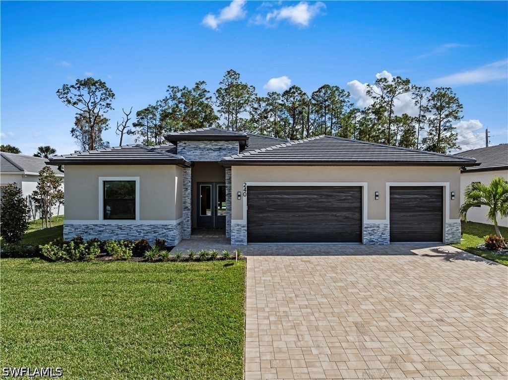 240 Allamanda Way, NAPLES
