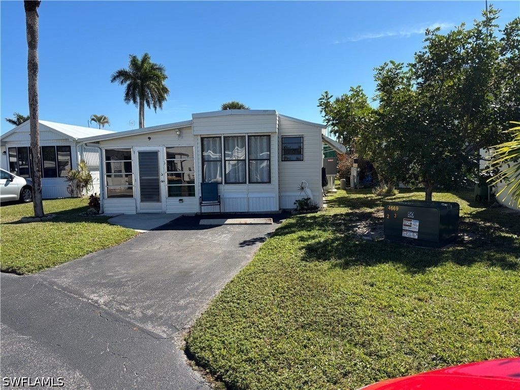 9 Jade Dr, Naples