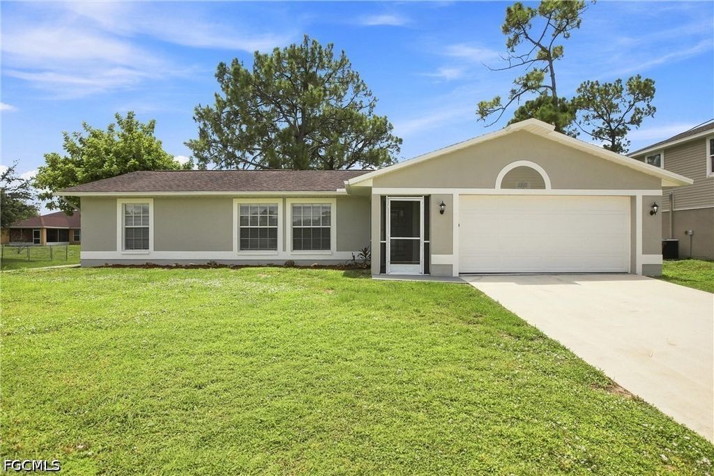 3901 16th St W, Lehigh Acres