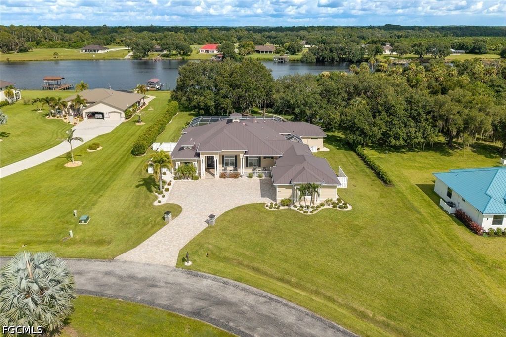 5272 River Blossom Ln, Fort Denaud