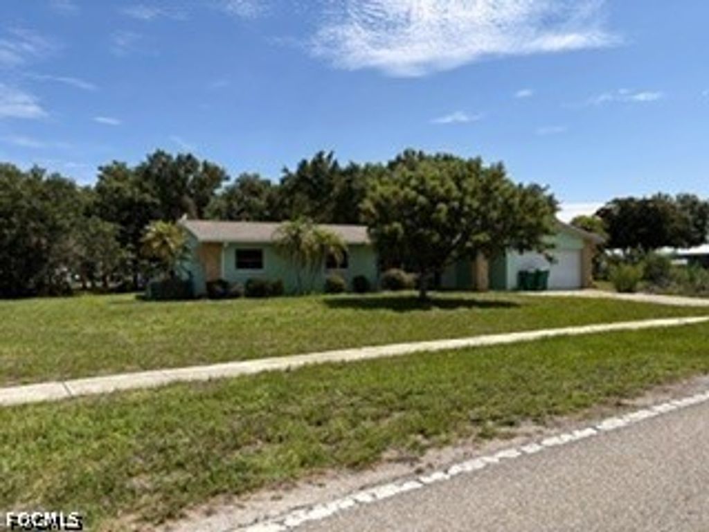 8206 Riverside Dr, Punta Gorda
