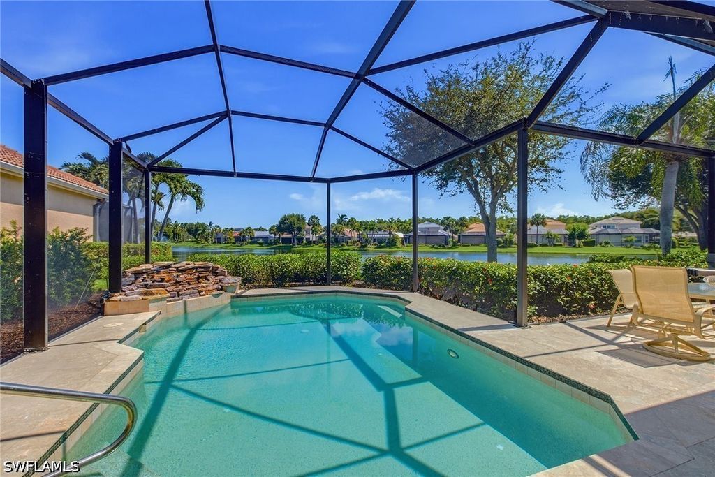 9097 Troon Lakes Dr, Naples