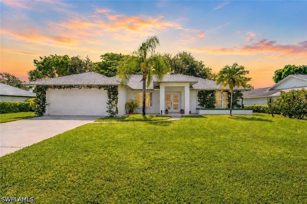 162 Westwood Dr, Naples